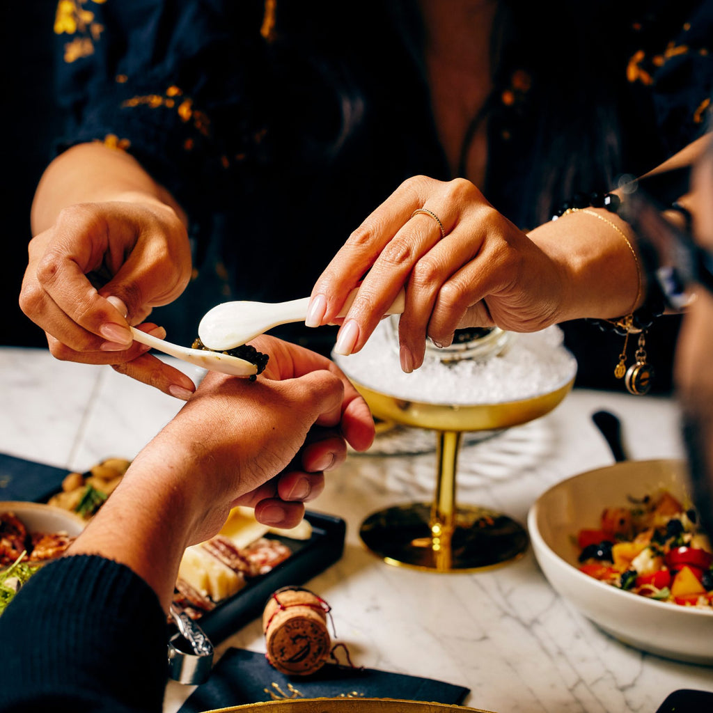 Accoutrements - Mother Of Pearl Spoons